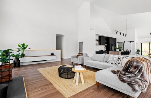Bright House | Experience Hilltop at Bright - Ultimate Retreat in Victoria