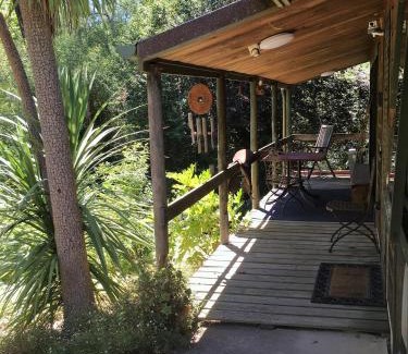 Stirling Bed & Breakfast | Hilltop Retreat: Pet-Friendly & Family-Oriented Getaway