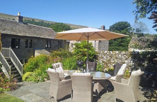 Starbotton House | Discover Hilltop Barn: 5-Star Pet and Child Friendly Retreat