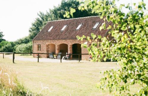 Leadenham House | Hilltop Farm Holidays: 4-Star Family-Friendly Retreat