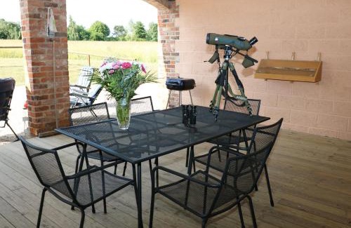 Leadenham House | Hilltop Farm Holidays: 4-Star Family-Friendly Retreat