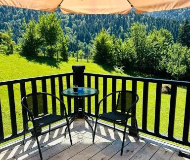 Glola Apartment | Hilltop Glola: Family and Pet-Friendly Retreat Awaits