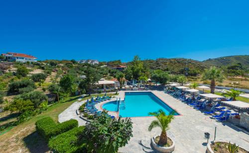 Haniotis Hotel | Hilltop Hotel: Oceanfront Retreat with Family-Friendly Amenities