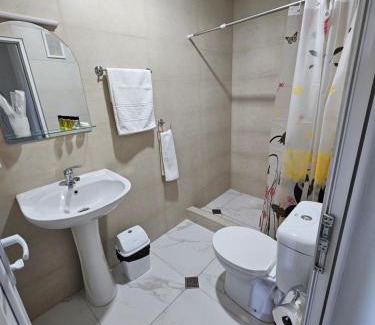 Kutaisi House | Top-Rated HillTOP Kutaisi: Family-Friendly & Breakfast Included