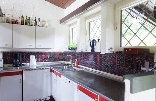 Pilmeroth House | Modern Holiday Home with Garden, Pet & Family Friendly
