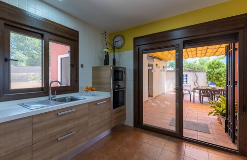 Aledo Villa | Hilltop Haven by Fidalsa
