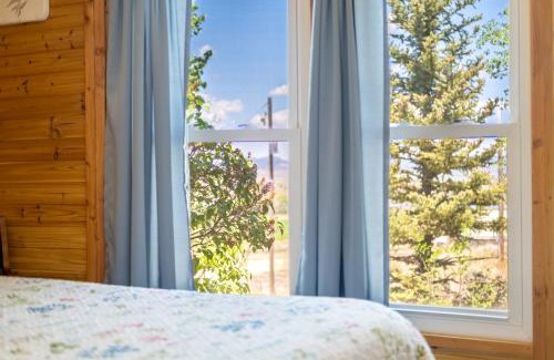 Panguitch House | Hilltop Heaven - 4-Star Comfort with Breathtaking Views