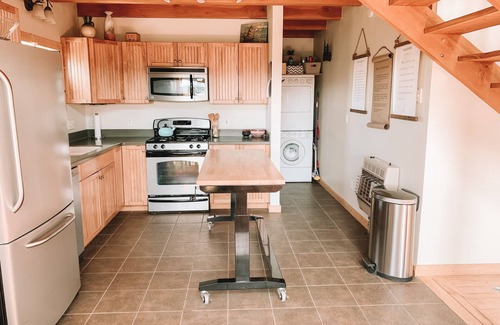 Mancos House | Exceptional Hilltop Hideaway: Pet-Friendly & Family Amenities