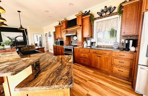 Hancock House | Scenic Hilltop Hideaway with Pool and Spa Amenities