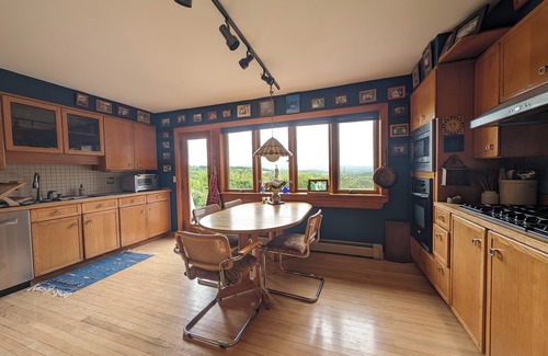 Greensboro House | Idyllic Hilltop Retreat: Nordic Skiing & Microbrewery Bliss