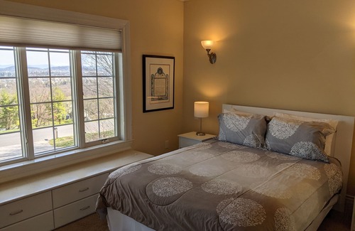 Harrisonburg House | Hilltop Home: Breathtaking Views & Relaxing Amenities