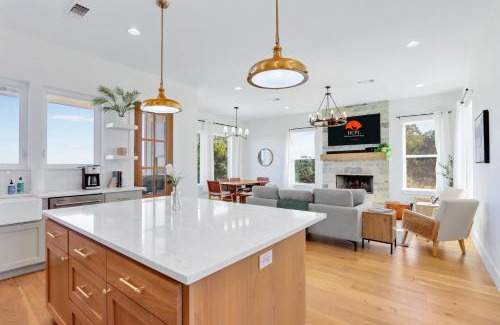 Johnson City House | Hilltop House