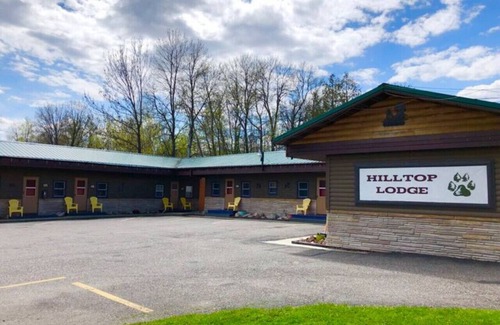 International Falls Cabin | Child-Friendly Hilltop Lodge Queen Room for Memorable Getaways