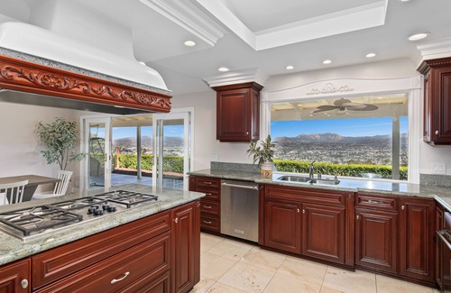 Mount Helix House | Hilltop Oasis: Relaxation with Ocean Views Near San Diego