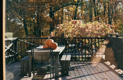 Kingston House | Hilltop Oasis - Cozy, Spacious Winter Retreat In Kingston