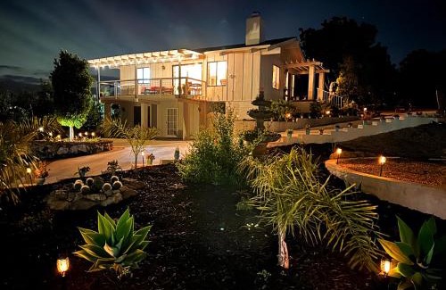 Fallbrook House | Hilltop Penthouse Cottage with Sweeping Views