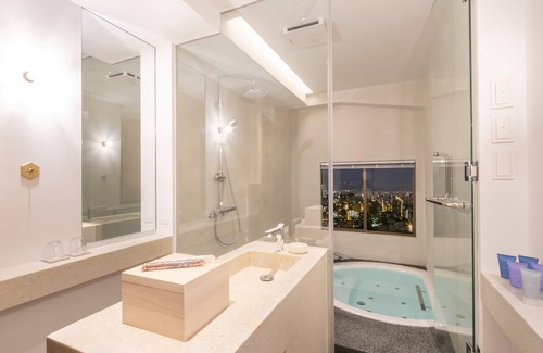 Chuo-ku Hotel | Discover Hilltop Resort Fukuoka: Spa, Dining & More