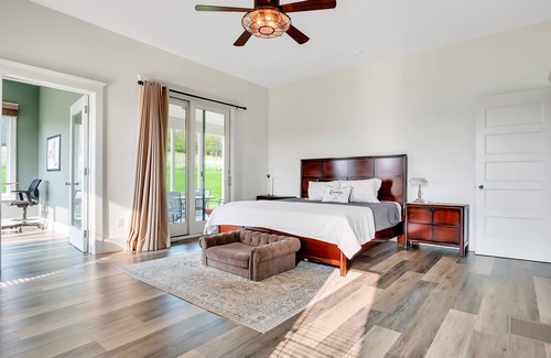 Fly Creek House | Elegant Hilltop Retreat - Pet Friendly Home Near Coop