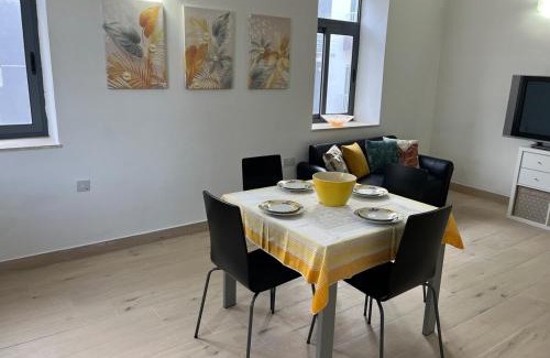 Msida Apartment | HillTop suite with a roof terrace