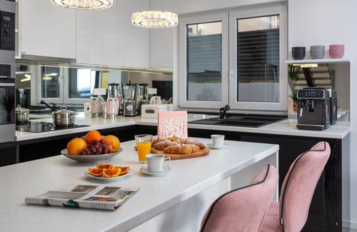 Mravince Villa | Elegant Villa Near Split with Pool, Spa, and Ocean Views