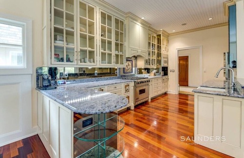 East Hampton House | Hilltop Villa: Breathtaking Ocean Views & Relaxing Amenities