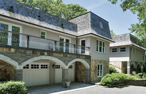 East Hampton House | Hilltop Villa: Breathtaking Ocean Views & Relaxing Amenities