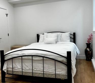 Southwest Mission Bed & Breakfast | Hilltop Vistas Kelowna