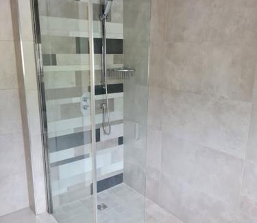 Antrim House | Hillview House: 4-Star Stay with Family-Friendly Amenities