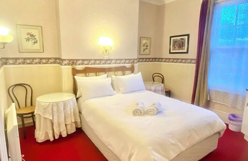 Launceston CBD Cabin | Hillview House Launceston