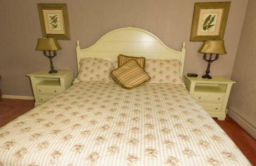 Blowing Rock Hotel | Relax at Hillwinds Inn - Pet Friendly in Blowing Rock
