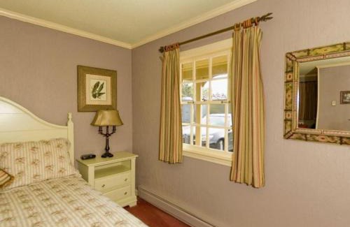 Blowing Rock Hotel | Relax at Hillwinds Inn - Pet Friendly in Blowing Rock