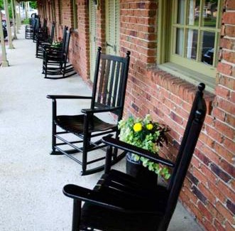 Blowing Rock Hotel | Relax at Hillwinds Inn - Pet Friendly in Blowing Rock