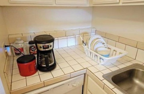 Hilo Condo | Exceptional Hilo Lagoon 2 BD Condo with Ocean View & Pool