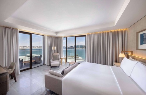 Abu Dhabi Resort | Elegant Hilton Abu Dhabi Yas Island: Rated 9.2 with Pool & Spa