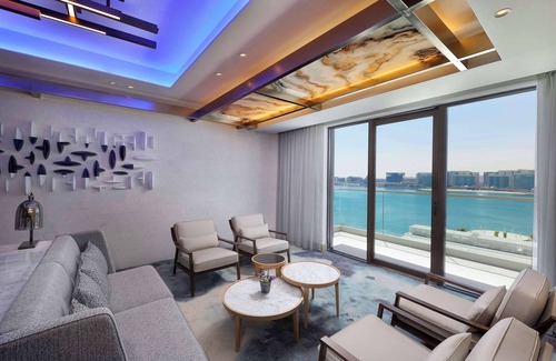 Abu Dhabi Resort | Elegant Hilton Abu Dhabi Yas Island: Rated 9.2 with Pool & Spa