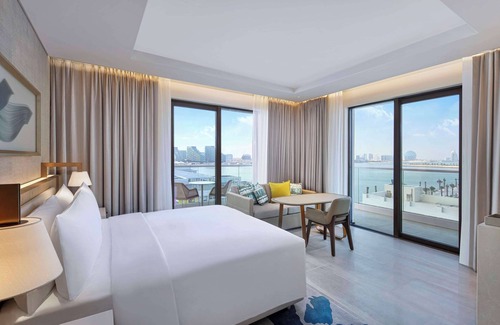 Abu Dhabi Resort | Elegant Hilton Abu Dhabi Yas Island: Rated 9.2 with Pool & Spa