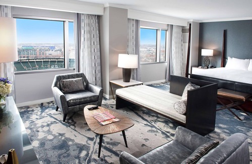 Downtown West Hotel | Discover Hilton Baltimore Inner Harbor: Family-Friendly Retreat
