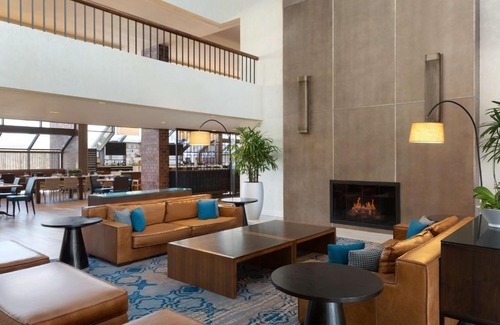 Dedham Hotel | Discover Hilton Boston Dedham: Family-Friendly Getaway
