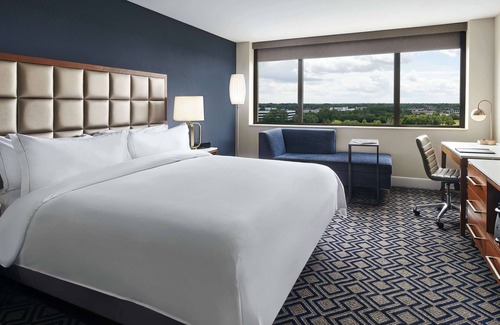 Oak Brook Resort | Elegant Hilton Chicago/Oak Brook Hills Resort & Conference
