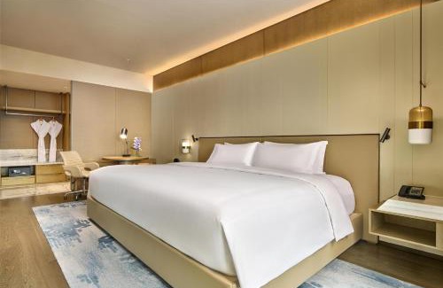 Chongqing Hotel | Indulge at Hilton Chongqing Liangjiang New Area - 5 Star Escape