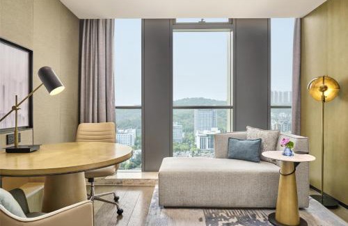 Chongqing Hotel | Indulge at Hilton Chongqing Liangjiang New Area - 5 Star Escape