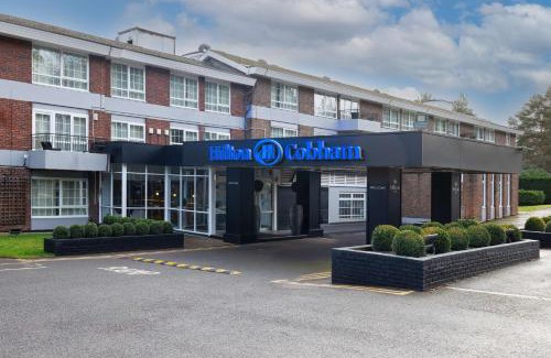Cobham Hotel | Discover the Comfort of Hilton Cobham with Pet-Friendly Amenities