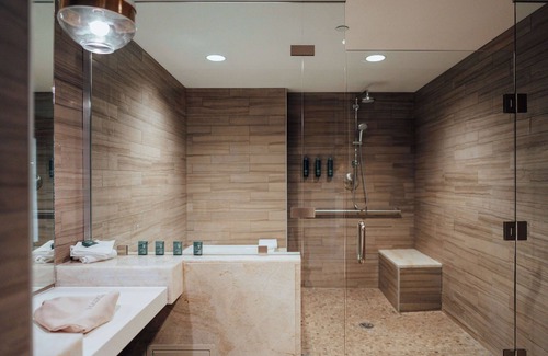 Arena District Hotel | Elegant Hilton Columbus Downtown: Eco-Friendly & Family Ready