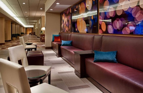 Concord Hotel | Elegant Hilton Concord: Family-Friendly with Pool & Spa