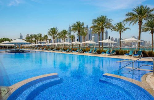 Palm Jumeirah Resort | Beautiful Hilton Dubai Palm Jumeirah - 5-Star Excellence