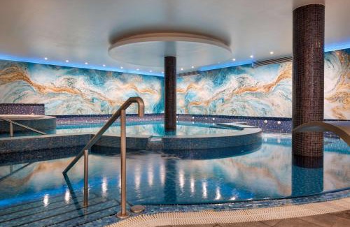 Kilmainham Hotel | Elegant Hilton Dublin Kilmainham with Pool & Pet-Friendly Stay