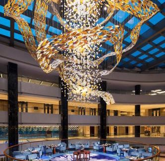 Chancheng Hotel | Elegant Hilton Foshan: Pool, Spa & Oceanfront Views