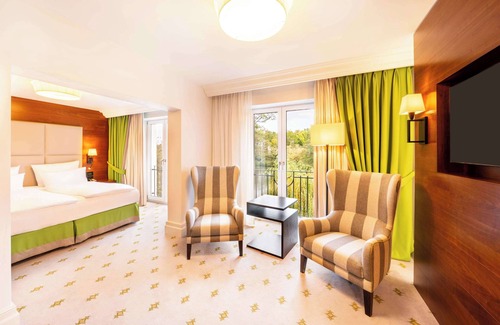 Neu-Isenburg Resort | Elegant Kempinski Hotel Frankfurt Gravenbruch with Spa & Pool