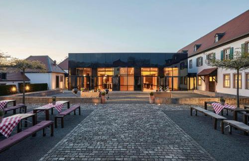 Neu-Isenburg Hotel | Elegant Kempinski Hotel Frankfurt Gravenbruch - Pet Friendly