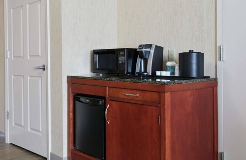 The East Side Hotel | Comfortable Stay at Hilton Garden Inn San Francisco Airport